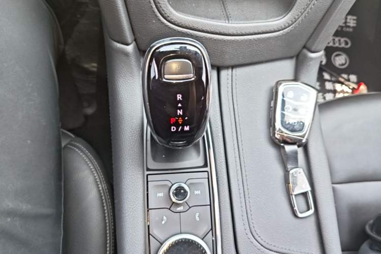 Used Cadillac XT5 2021 2.0T Two-Wheel Drive Luxury Version Gear Lever