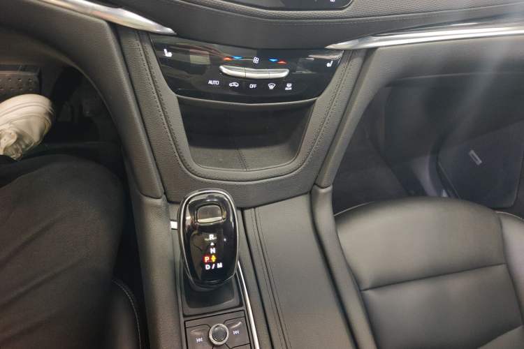 Used Cadillac XT5 2021 28T Luxury Model Gear Lever