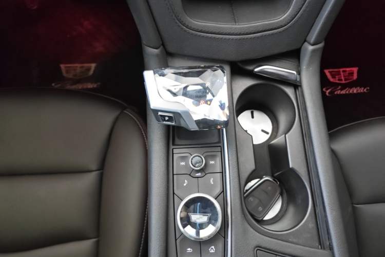 Used Cadillac XT5 2021 28T Four-Wheel Drive Tech Version Gear Lever