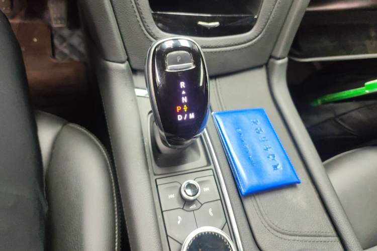 Used Cadillac XT5 2021 28T Luxury Model Gear Lever