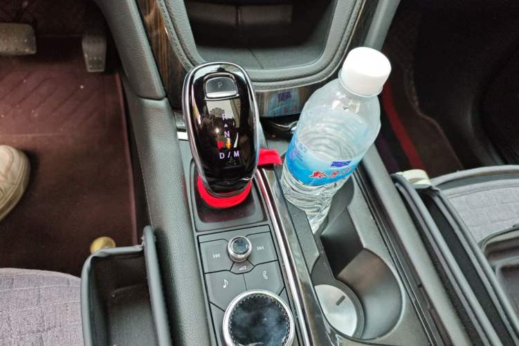 Used Cadillac XT5 2021 2.0T Two-Wheel Drive Luxury Version Gear Lever