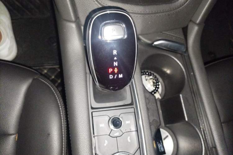 Used Cadillac XT5 2021 2.0T Two-Wheel Drive Luxury Version Gear Lever