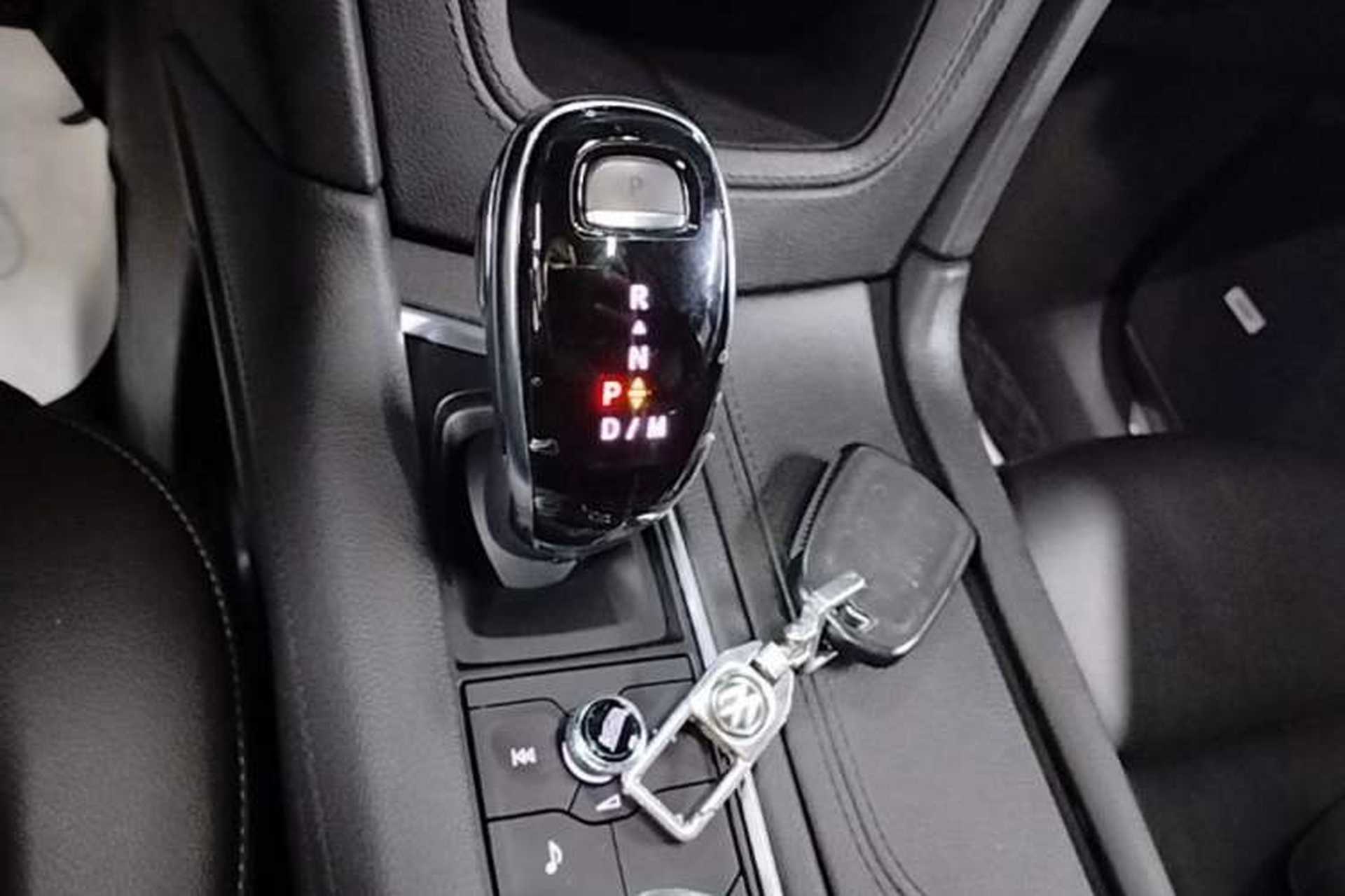 Used Cadillac XT5 2021 2.0T Two-Wheel Drive Luxury Version Gear Lever