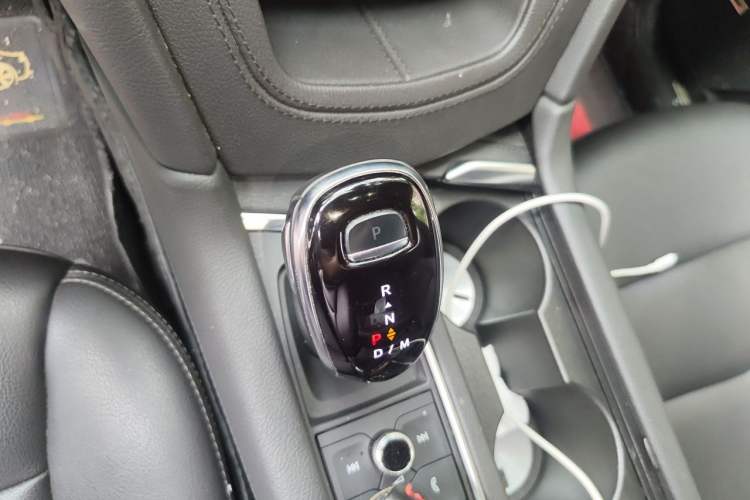 Used Cadillac XT5 2021 2.0T Two-Wheel Drive Luxury Version Gear Lever