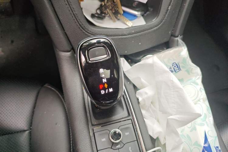 Used Cadillac XT5 2021 28T Four-Wheel Drive Tech Version Gear Lever