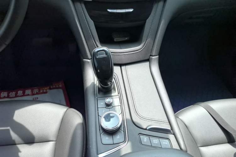Used Cadillac XT5 2021 28T Luxury Model Gear Lever