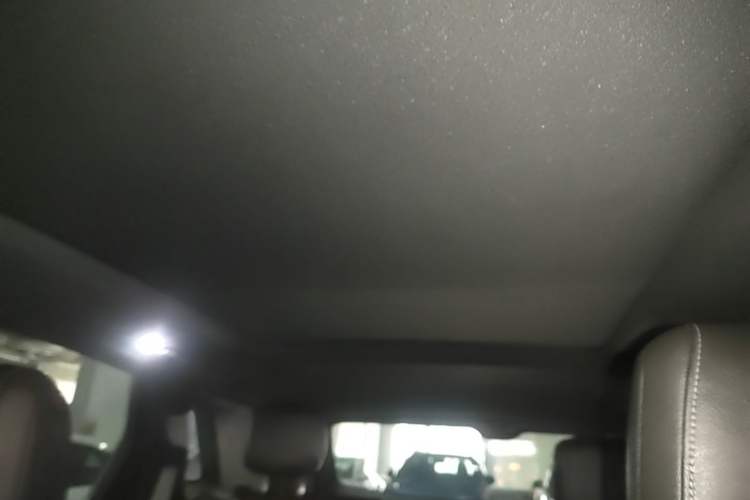 Used Cadillac XT5 2021 28T Luxury Model Headliner