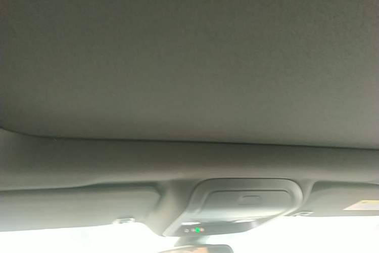 Used Cadillac XT5 2021 28T Luxury Model Headliner