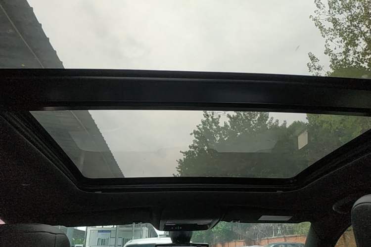 Used Cadillac XT5 2021 28T Luxury Model Headliner