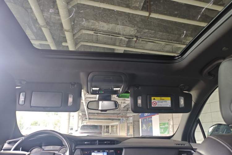 Used Cadillac XT5 2021 28T Luxury Model Headliner