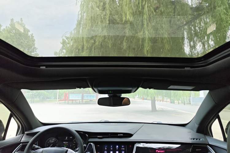 Used Cadillac XT5 2021 28T Four-Wheel Drive Tech Version Headliner