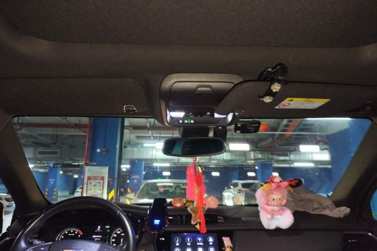 Used Cadillac XT5 2021 28T Luxury Model Headliner
