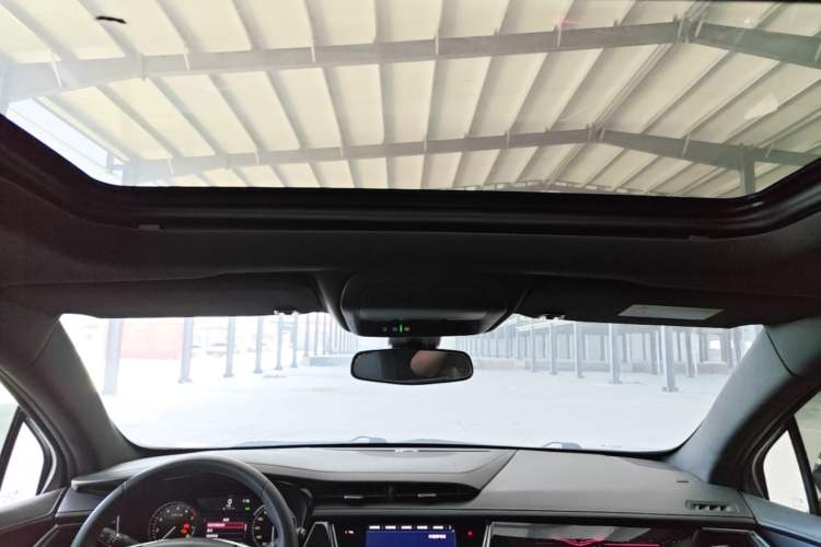 Used Cadillac XT5 2021 28T Four-Wheel Drive Tech Version Headliner