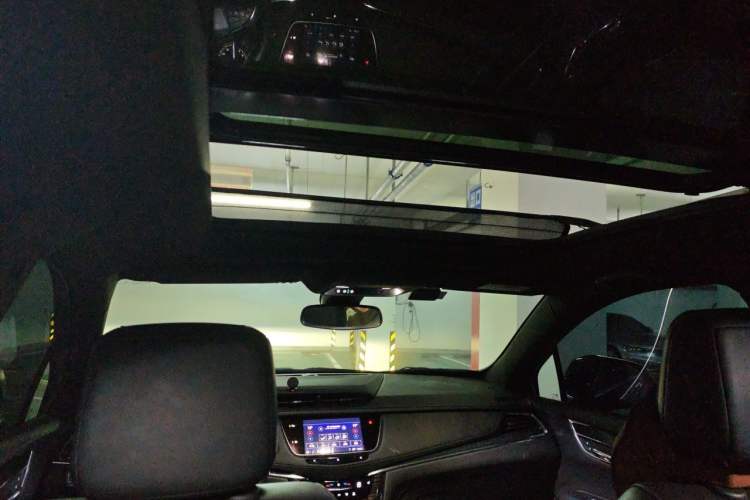 Used Cadillac XT5 2021 2.0T Two-Wheel Drive Luxury Version Headliner