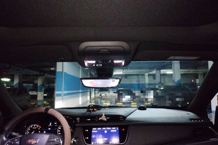 Used Cadillac XT5 2021 28T Luxury Model Headliner