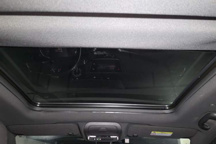 Used Cadillac XT5 2021 28T Luxury Model Headliner