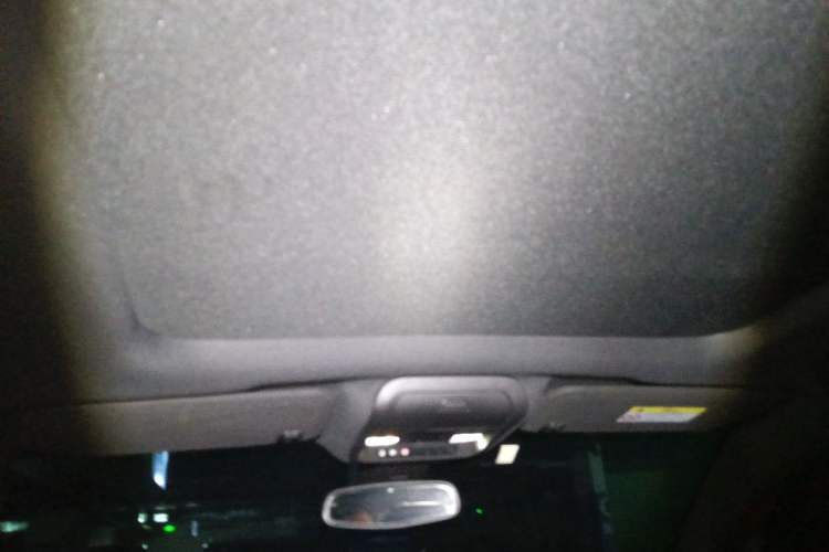 Used Cadillac XT5 2021 28T Four-Wheel Drive Luxury Version Headliner