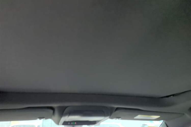 Used Cadillac XT5 2021 28T Luxury Model Headliner