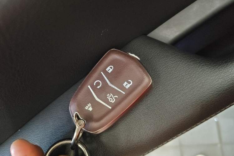 Used Cadillac XT5 2021 28T Luxury Model Interior 1