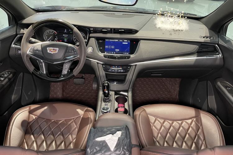 Used Cadillac XT5 2021 28T Luxury Model Interior 1