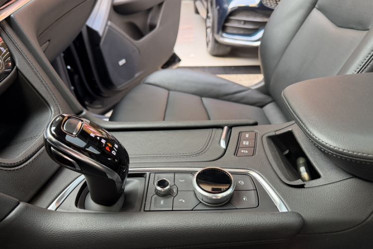 Used Cadillac XT5 2021 2.0T Four-Wheel Drive Premium Edition Interior 10