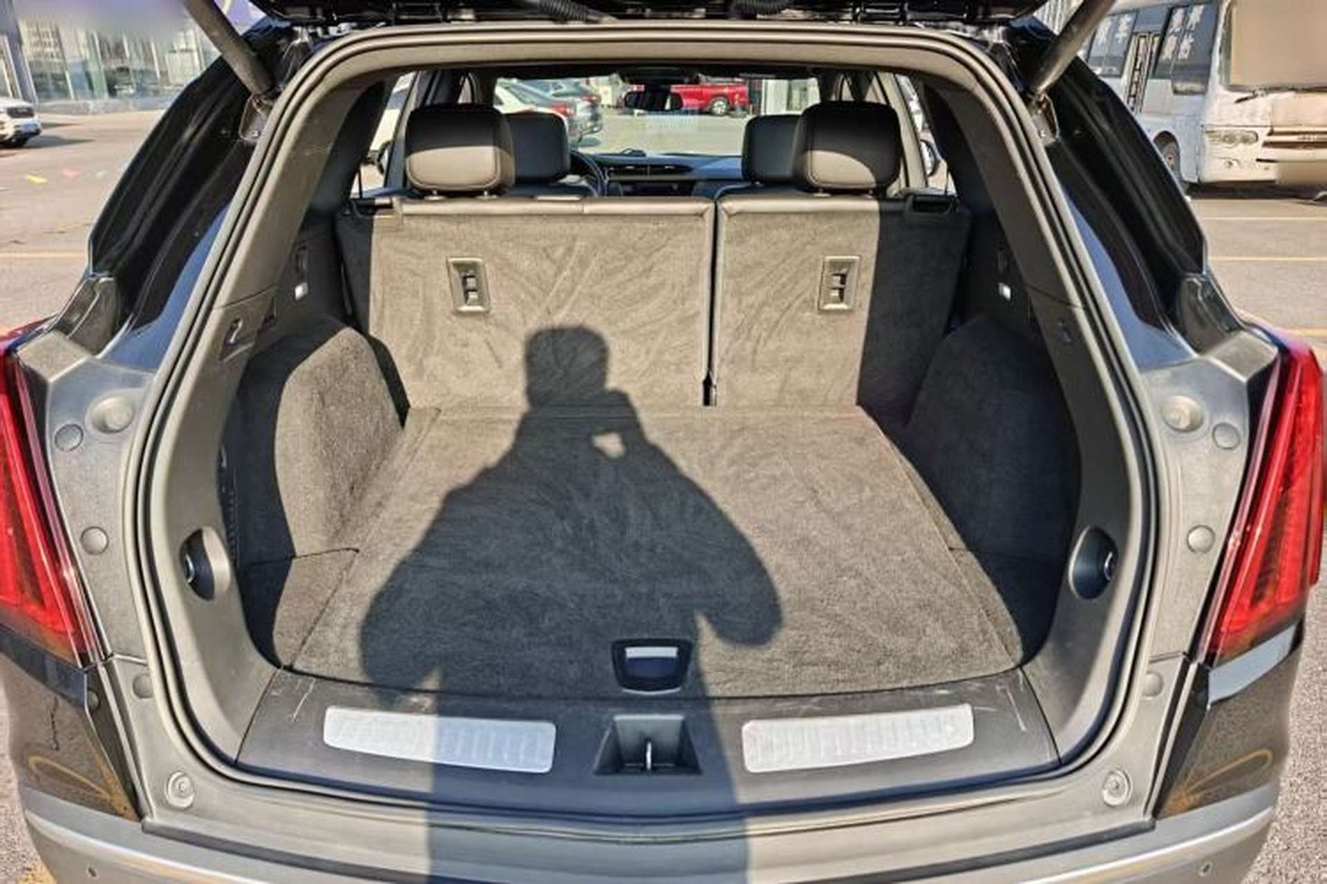 Used Cadillac XT5 2021 28T Luxury Model Interior 11