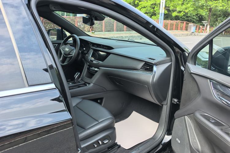 Used Cadillac XT5 2021 2.0T Two-Wheel Drive Luxury Version Interior 12