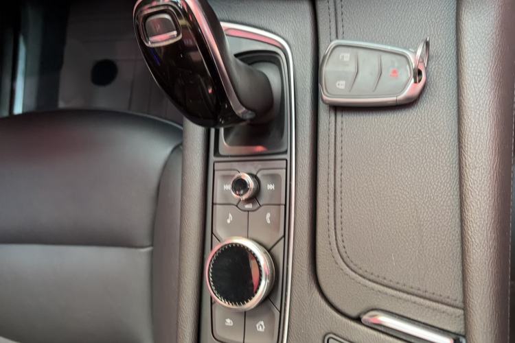 Used Cadillac XT5 2021 28T Four-Wheel Drive Tech Version Interior 12