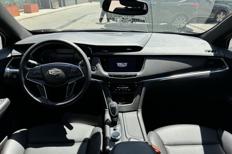 Used Cadillac XT5 2021 2.0T Four-Wheel Drive Luxury Version Interior 2