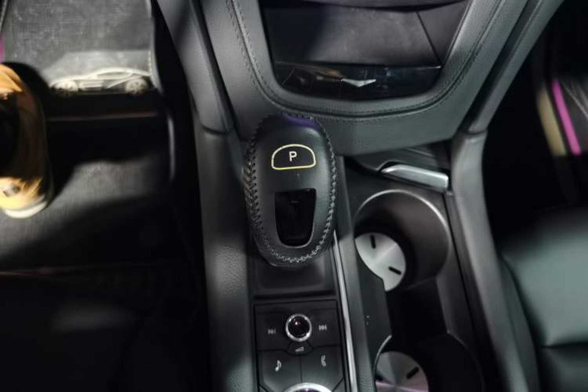 Used Cadillac XT5 2021 28T Luxury Model Interior 3