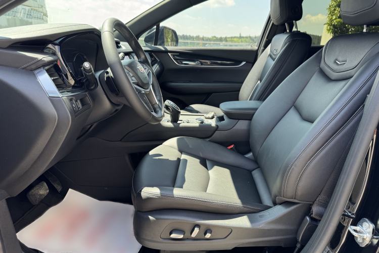 Used Cadillac XT5 2021 2.0T Four-Wheel Drive Luxury Version Interior 3