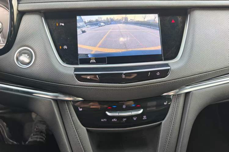 Used Cadillac XT5 2021 28T Luxury Model Interior 3