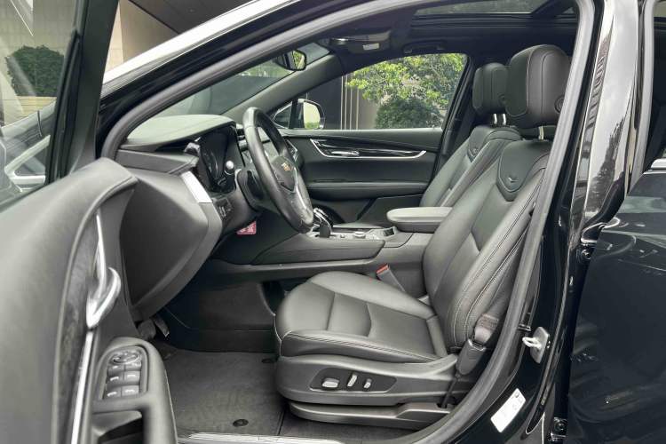Used Cadillac XT5 2021 2.0T Four-Wheel Drive Luxury Version Interior 4