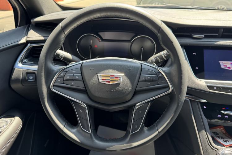 Used Cadillac XT5 2021 2.0T Four-Wheel Drive Luxury Version Interior 5