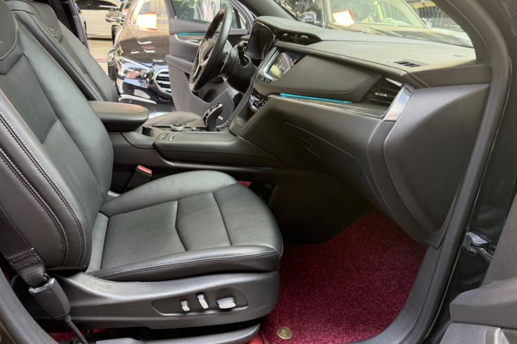 Used Cadillac XT5 2021 2.0T Four-Wheel Drive Premium Edition Interior 5