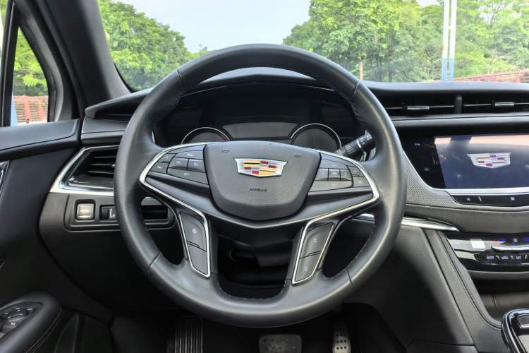 Used Cadillac XT5 2021 2.0T Two-Wheel Drive Luxury Version Interior 7