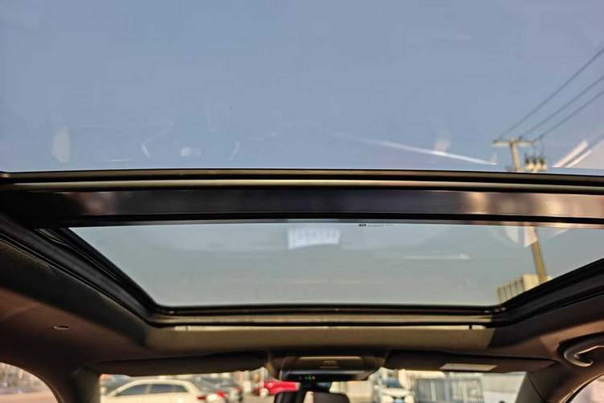 Used Cadillac XT5 2021 28T Luxury Model Interior 8