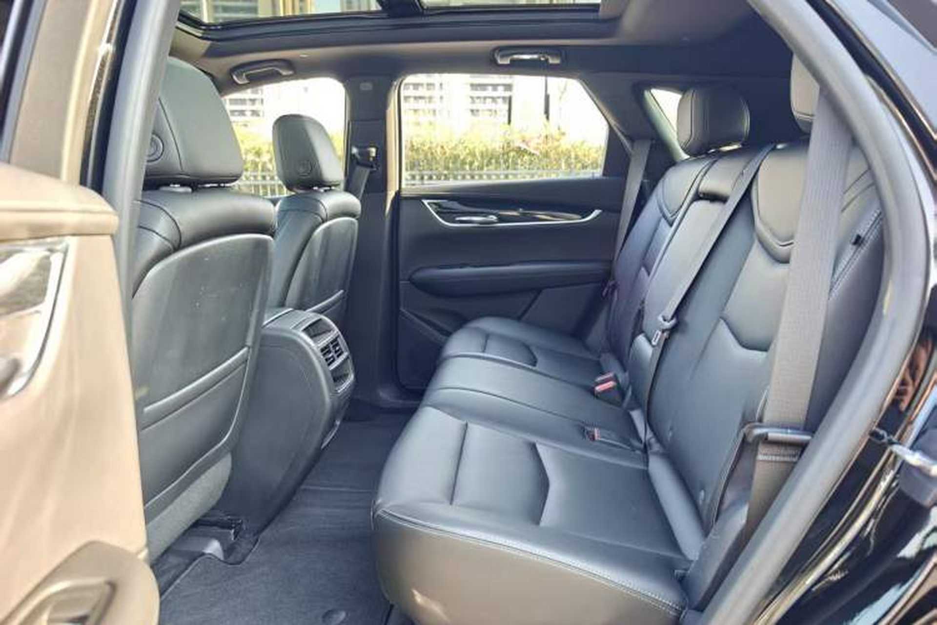 Used Cadillac XT5 2021 28T Luxury Model Interior 9