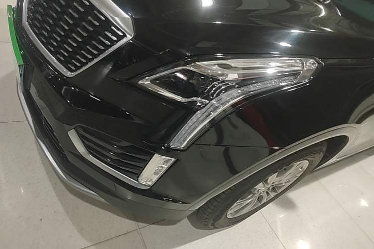 Used Cadillac XT5 2021 28T Luxury Model Left Front Headlight