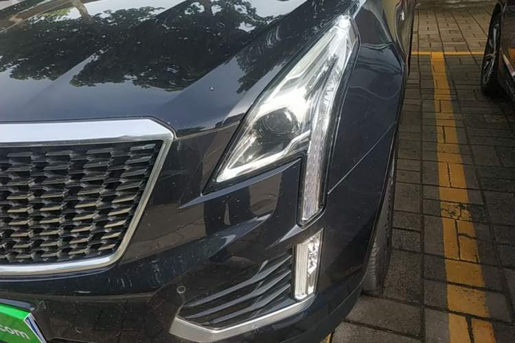 Used Cadillac XT5 2021 28T Luxury Model Left Front Headlight