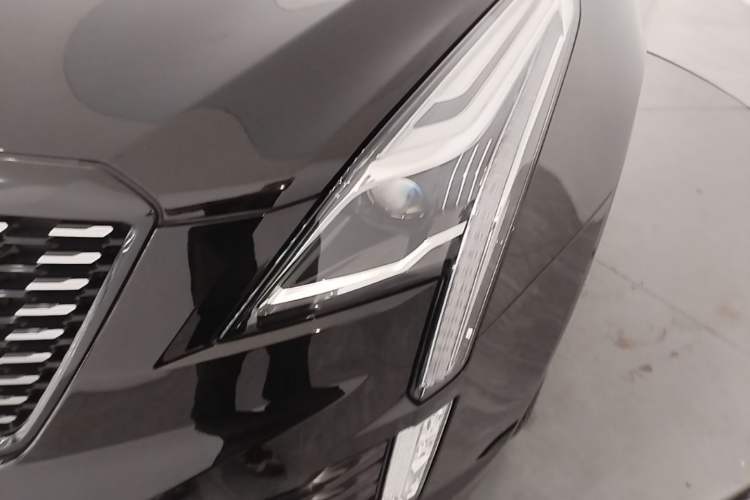 Used Cadillac XT5 2021 28T Luxury Model Left Front Headlight