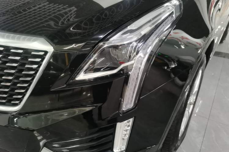 Used Cadillac XT5 2021 28T Luxury Model Left Front Headlight