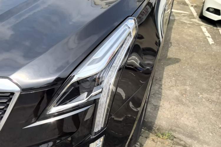 Used Cadillac XT5 2021 28T Luxury Model Left Front Headlight