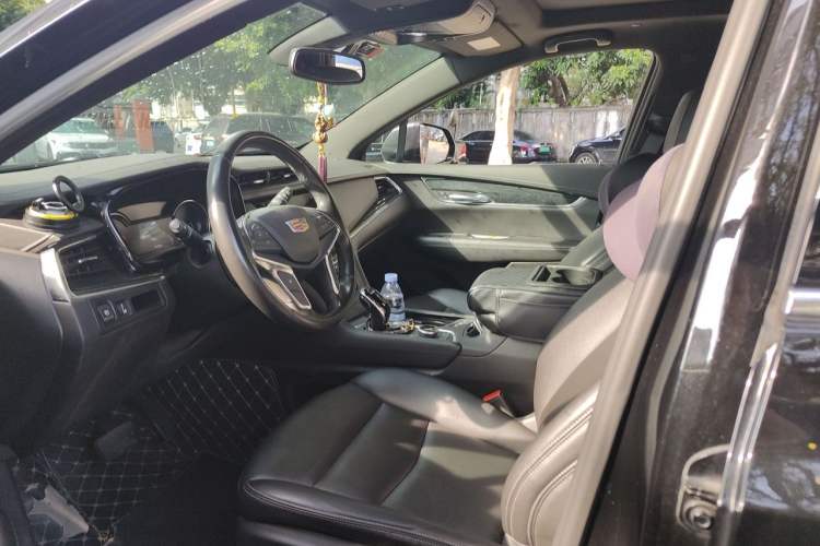 Used Cadillac XT5 2021 2.0T Two-Wheel Drive Luxury Version Left Front Seat