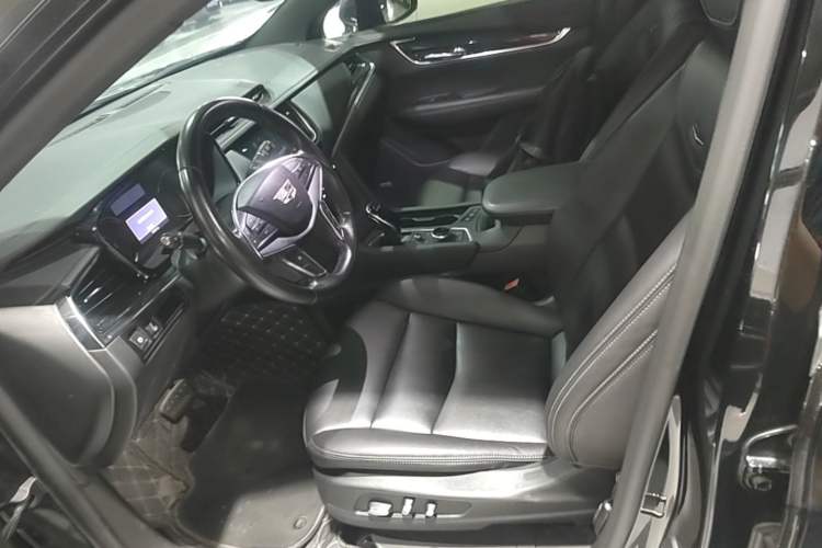 Used Cadillac XT5 2021 28T Luxury Model Left Front Seat