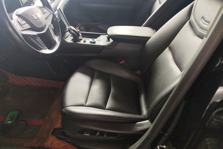 Used Cadillac XT5 2021 2.0T Two-Wheel Drive Luxury Version Left Front Seat