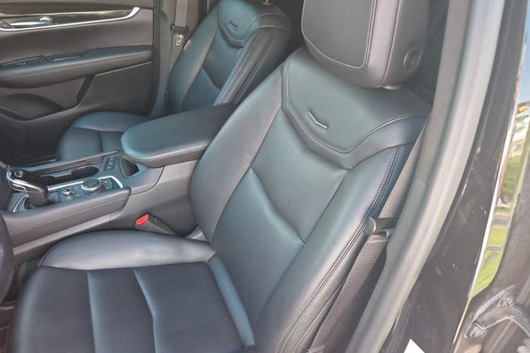 Used Cadillac XT5 2021 28T Luxury Model Left Front Seat