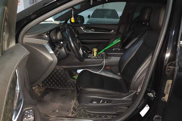 Used Cadillac XT5 2021 28T Luxury Model Left Front Seat