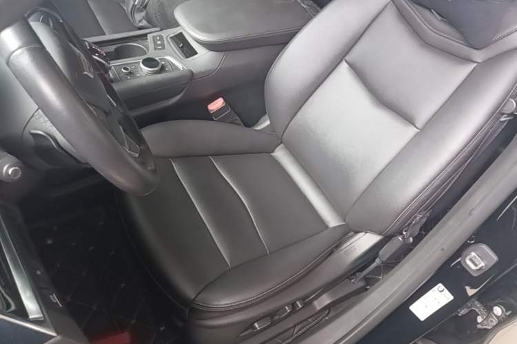 Used Cadillac XT5 2021 28T Luxury Model Left Front Seat