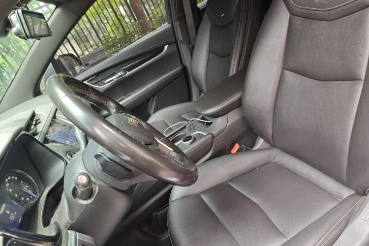 Used Cadillac XT5 2021 28T Luxury Model Left Front Seat